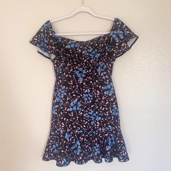 Saloni Saloni - Picture 2 of 9